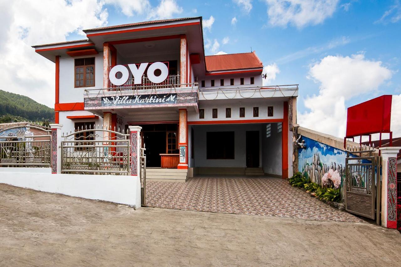 Tarutung Oyo 1520 Hotel Kartini מראה חיצוני תמונה