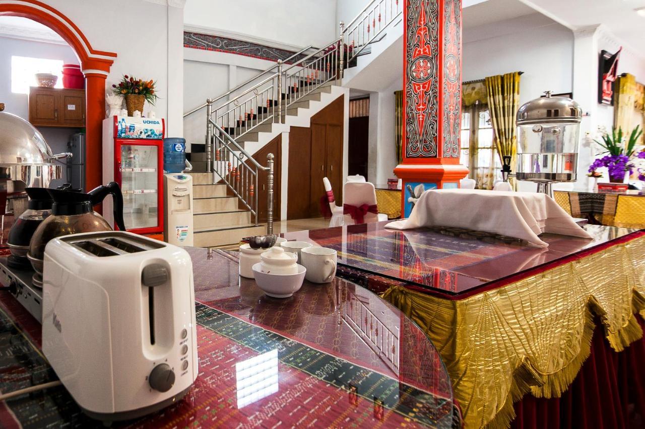 Tarutung Oyo 1520 Hotel Kartini מראה חיצוני תמונה