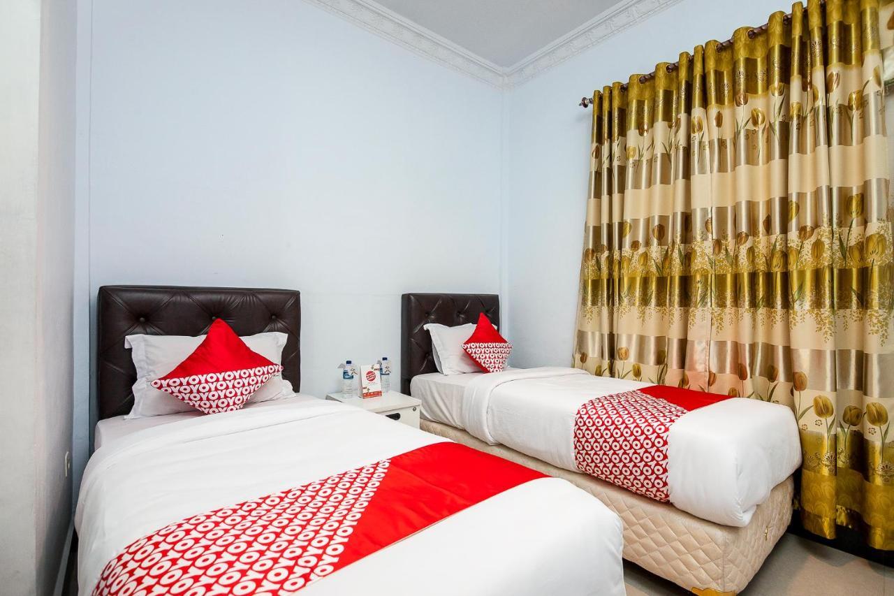 Tarutung Oyo 1520 Hotel Kartini מראה חיצוני תמונה