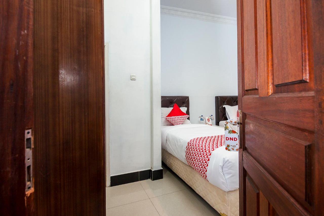 Tarutung Oyo 1520 Hotel Kartini מראה חיצוני תמונה