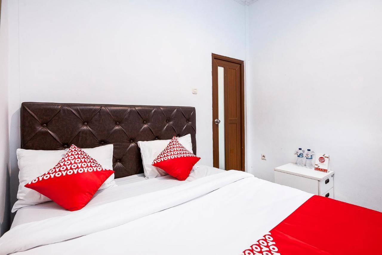 Tarutung Oyo 1520 Hotel Kartini מראה חיצוני תמונה