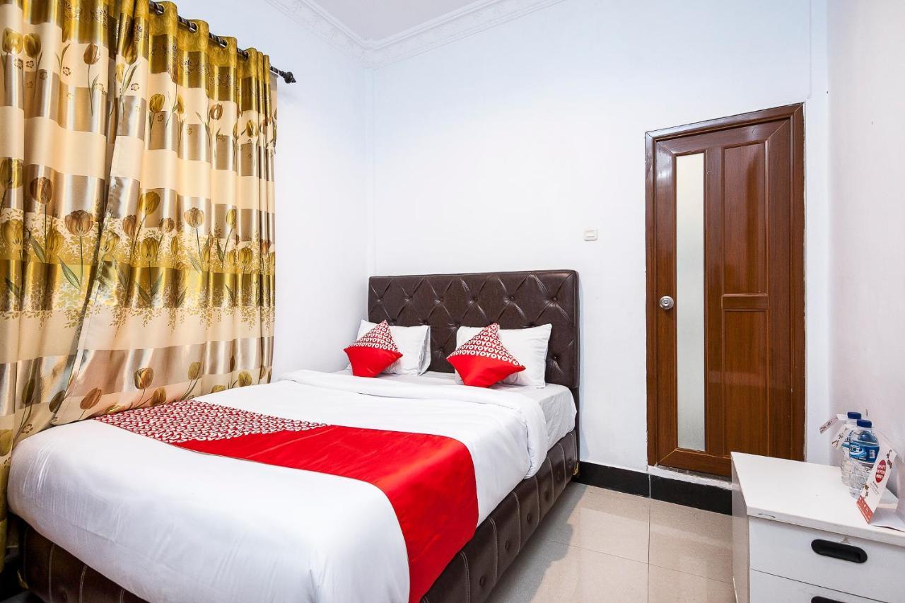 Tarutung Oyo 1520 Hotel Kartini מראה חיצוני תמונה