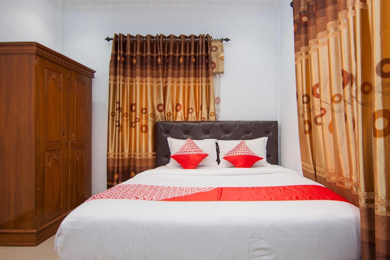 Tarutung Oyo 1520 Hotel Kartini מראה חיצוני תמונה
